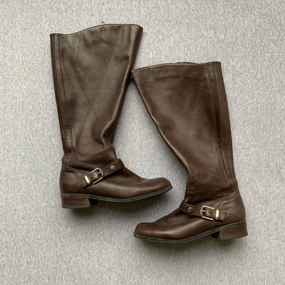 Brown riding style zippered boots - wider calf